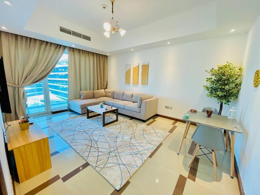 Newly Furnished 1 Bedroom Full Apartment